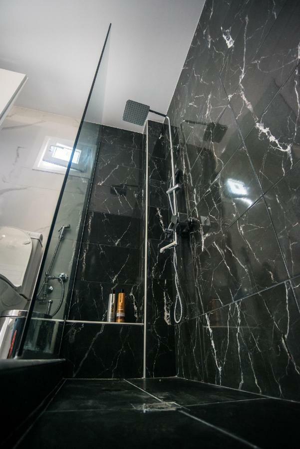 Diamond Lux Apartment PalaiónTsiflíkion 외부 사진
