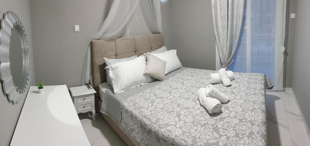 Diamond Lux Apartment PalaiónTsiflíkion 외부 사진