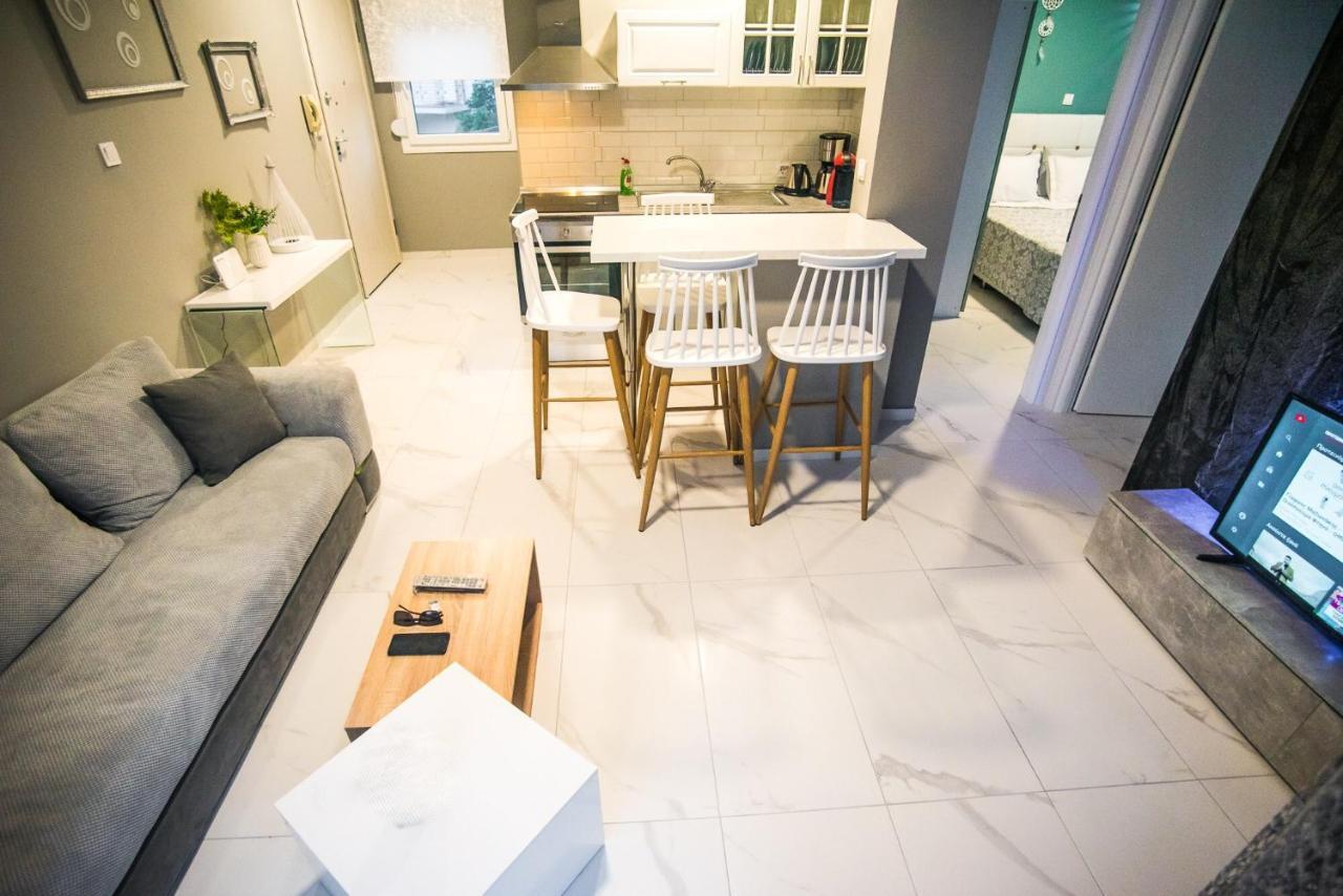 Diamond Lux Apartment PalaiónTsiflíkion 외부 사진