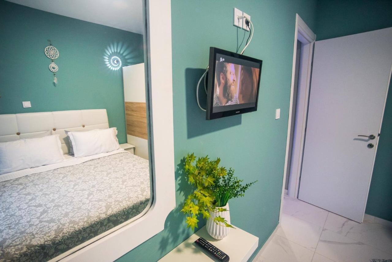 Diamond Lux Apartment PalaiónTsiflíkion 외부 사진