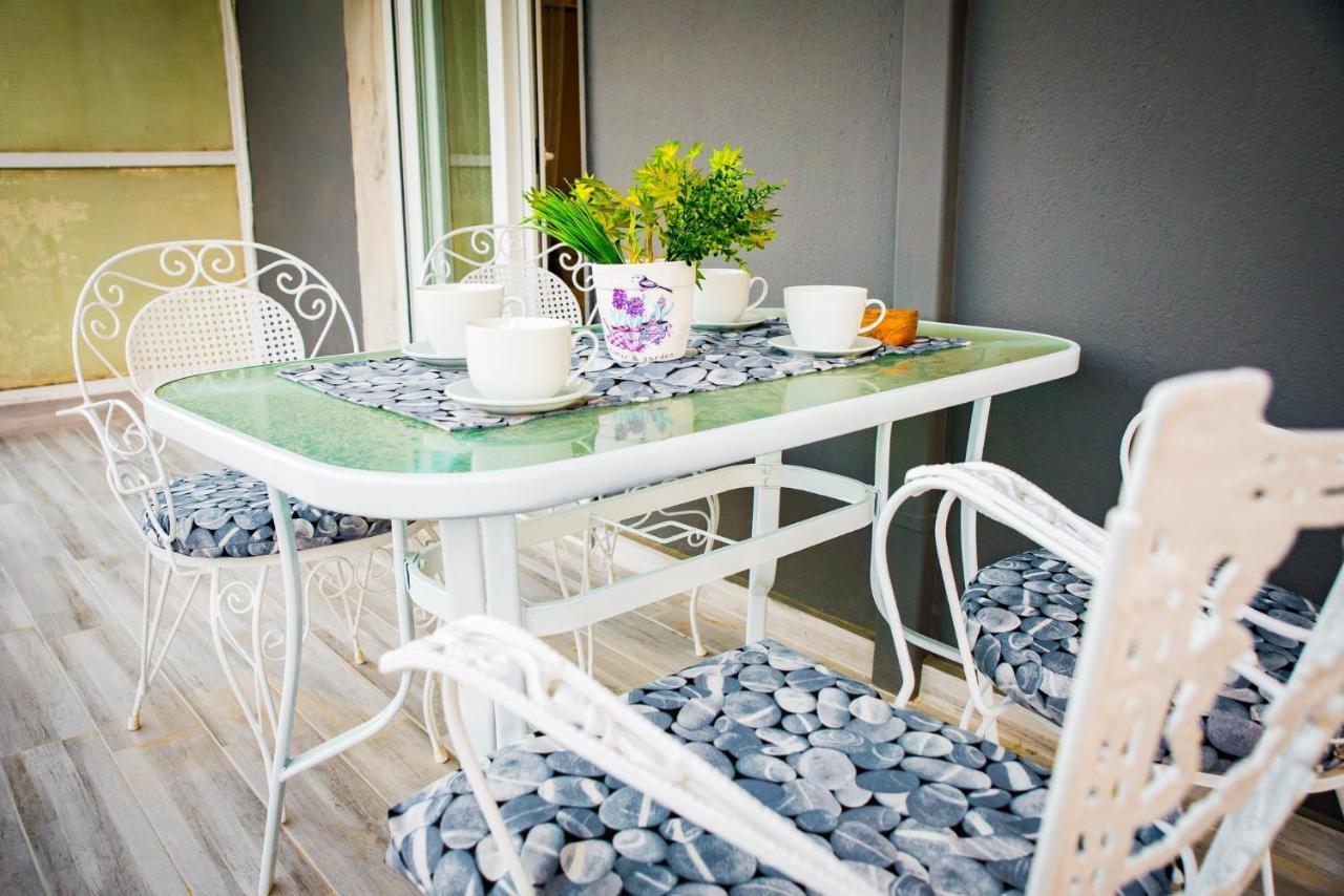 Diamond Lux Apartment PalaiónTsiflíkion 외부 사진