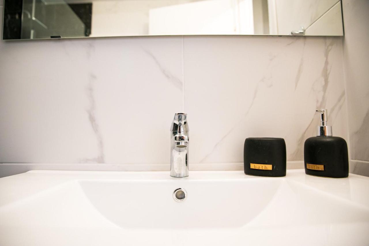 Diamond Lux Apartment PalaiónTsiflíkion 외부 사진