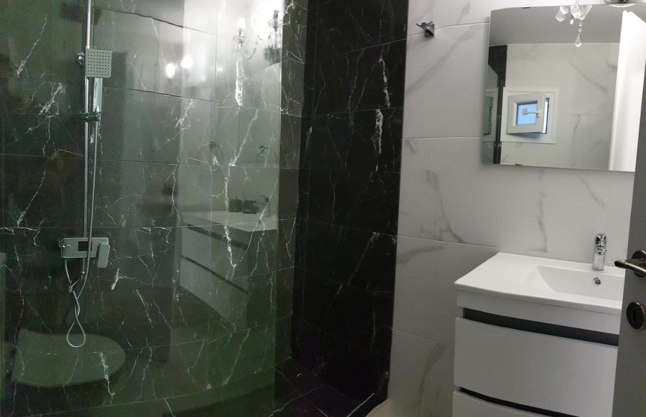 Diamond Lux Apartment PalaiónTsiflíkion 외부 사진