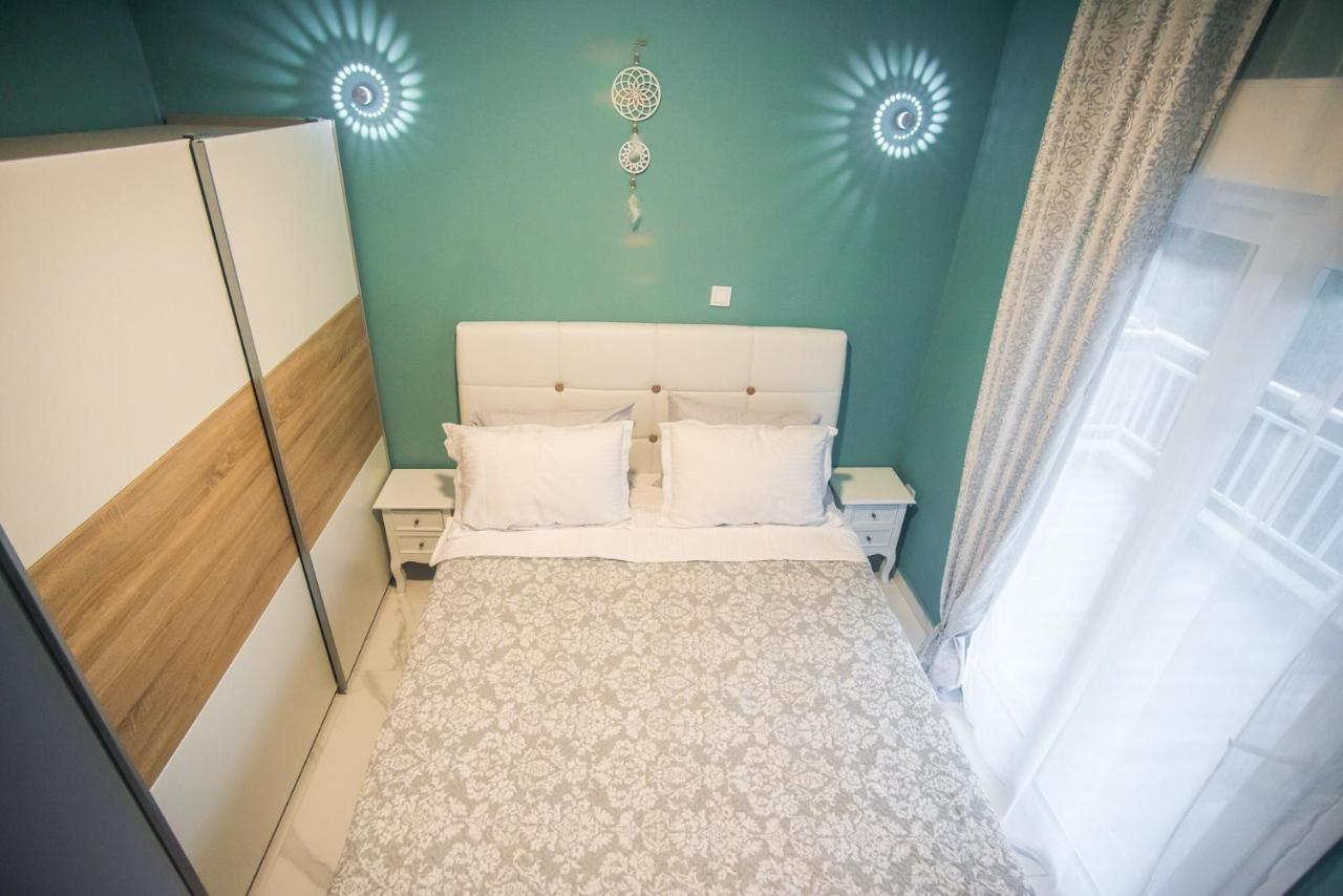 Diamond Lux Apartment PalaiónTsiflíkion 외부 사진